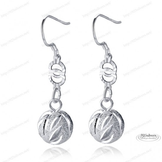 silver earring New , Earrings Are Stylish With Elegant Design